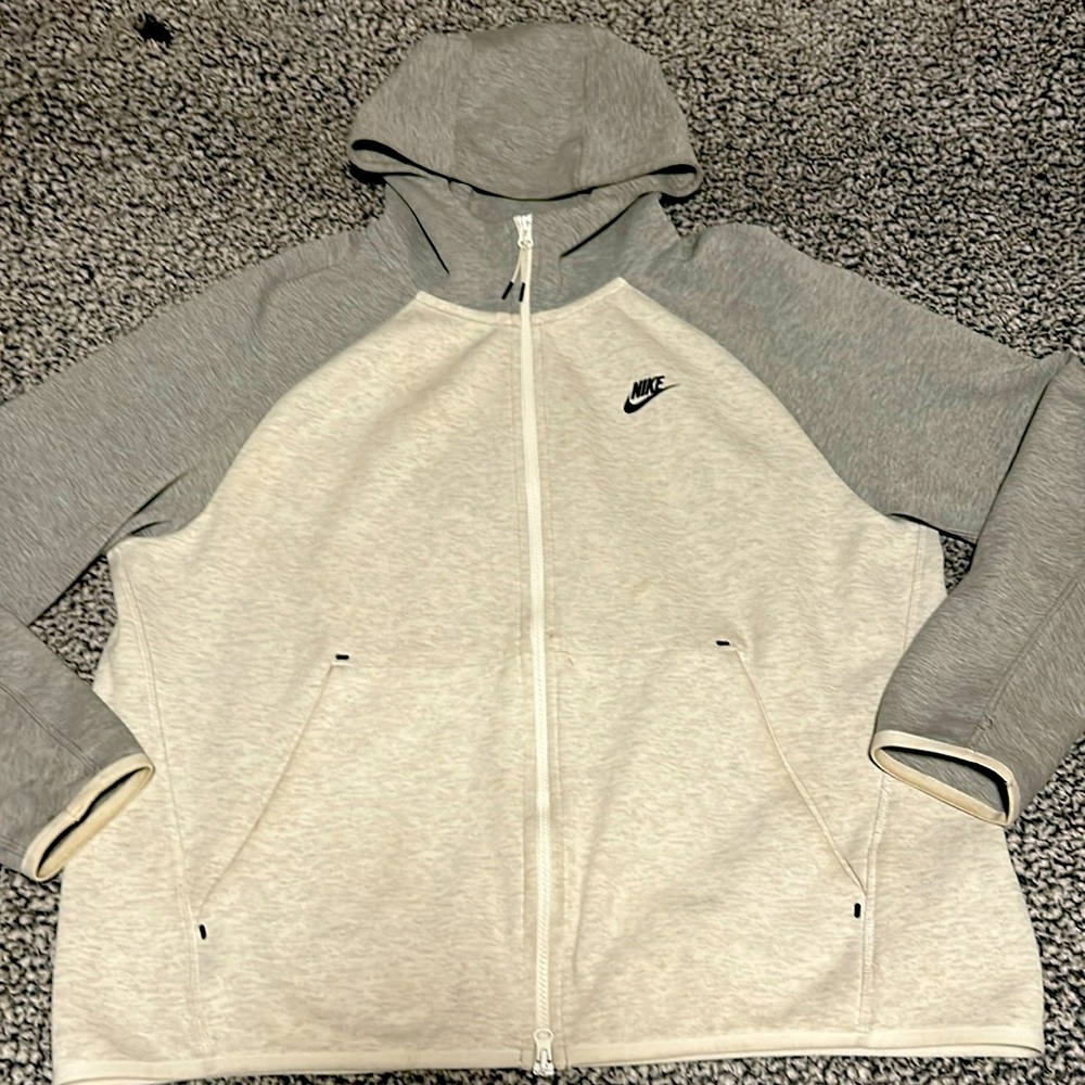 Men’s XL grey and white Nike Tech zip up hoodie